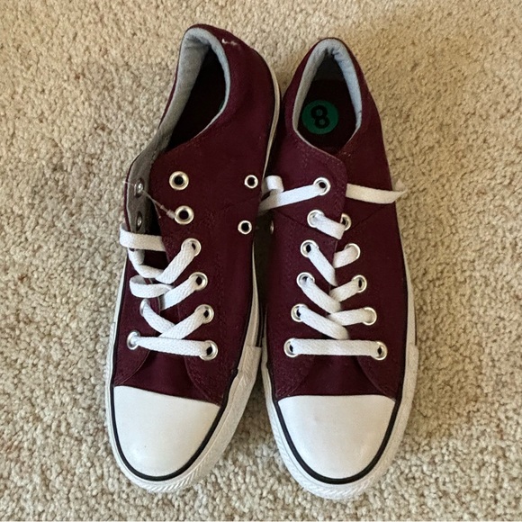 Converse shoes - Picture 1 of 4